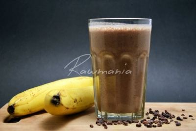 Ban&aacute;nov&eacute; smoothie s kakaov&yacute;mi boby