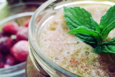 Ban&aacute;novo-malinov&eacute; smoothie