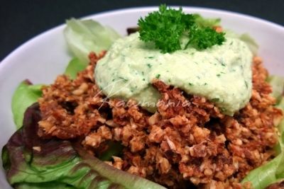 Sal&aacute;t s tacos a ke&scaron;u majon&eacute;zou